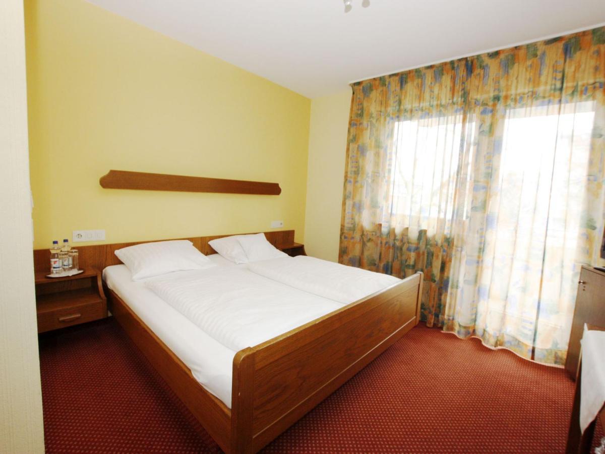 פרייבורג Hotel Baeren Garni מראה חיצוני תמונה